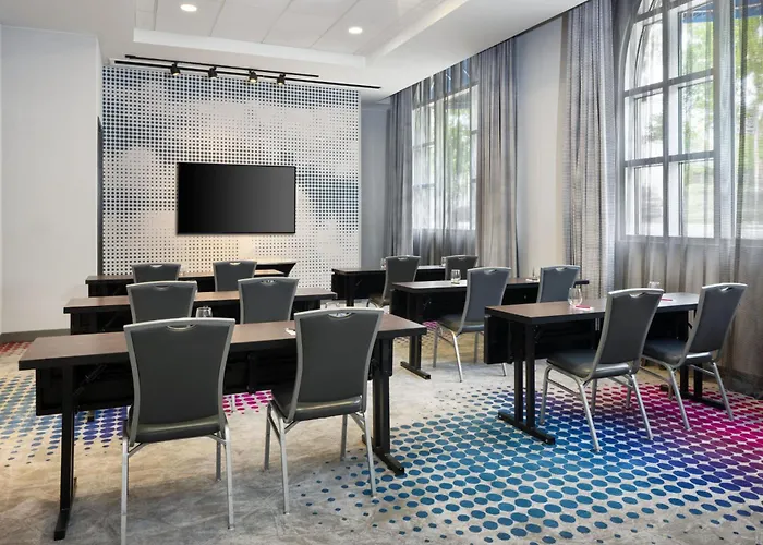 Aloft By Marriott Downtown 3*